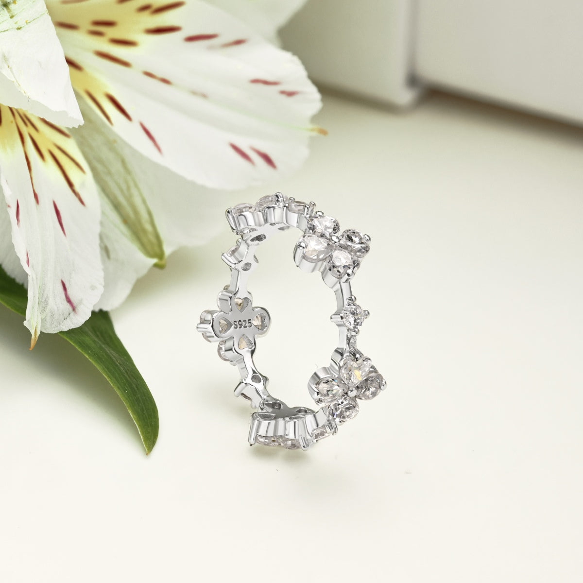 Clévaillé Floral Eternity Ring