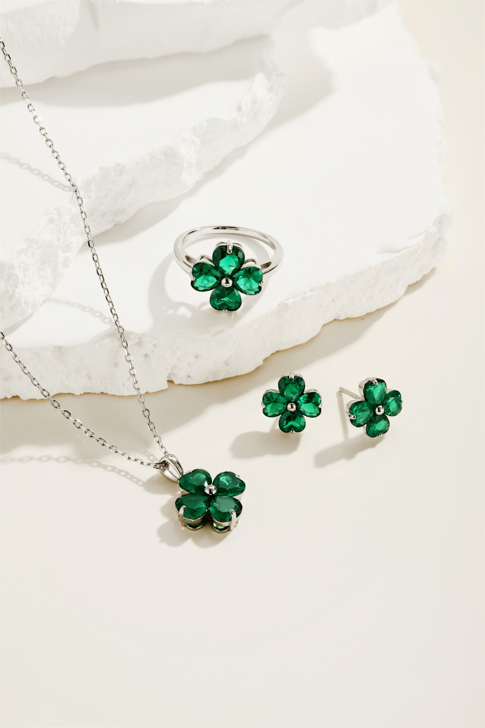 Clévaillé Emerald Blossom Earrings