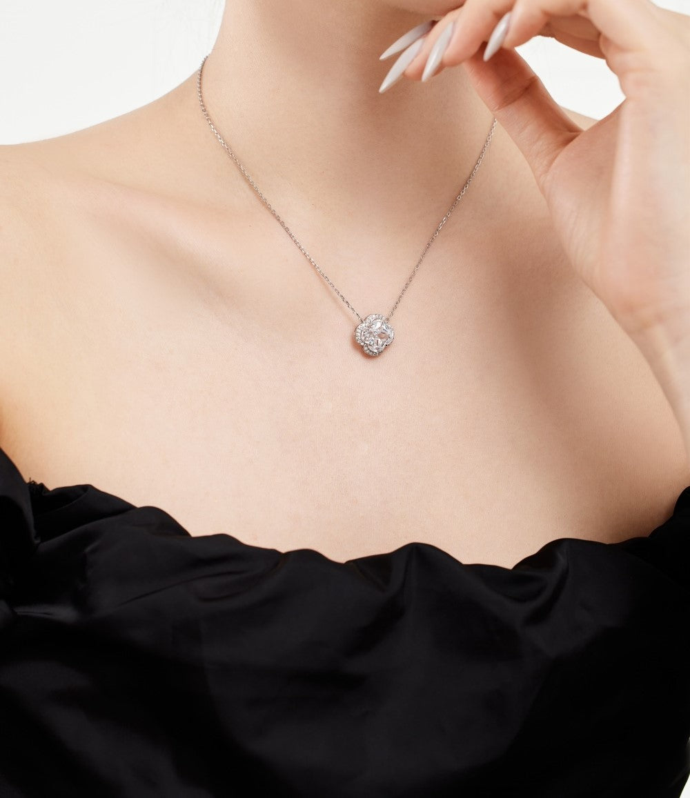 Clévaillé Eternal Spark Pendant Necklace