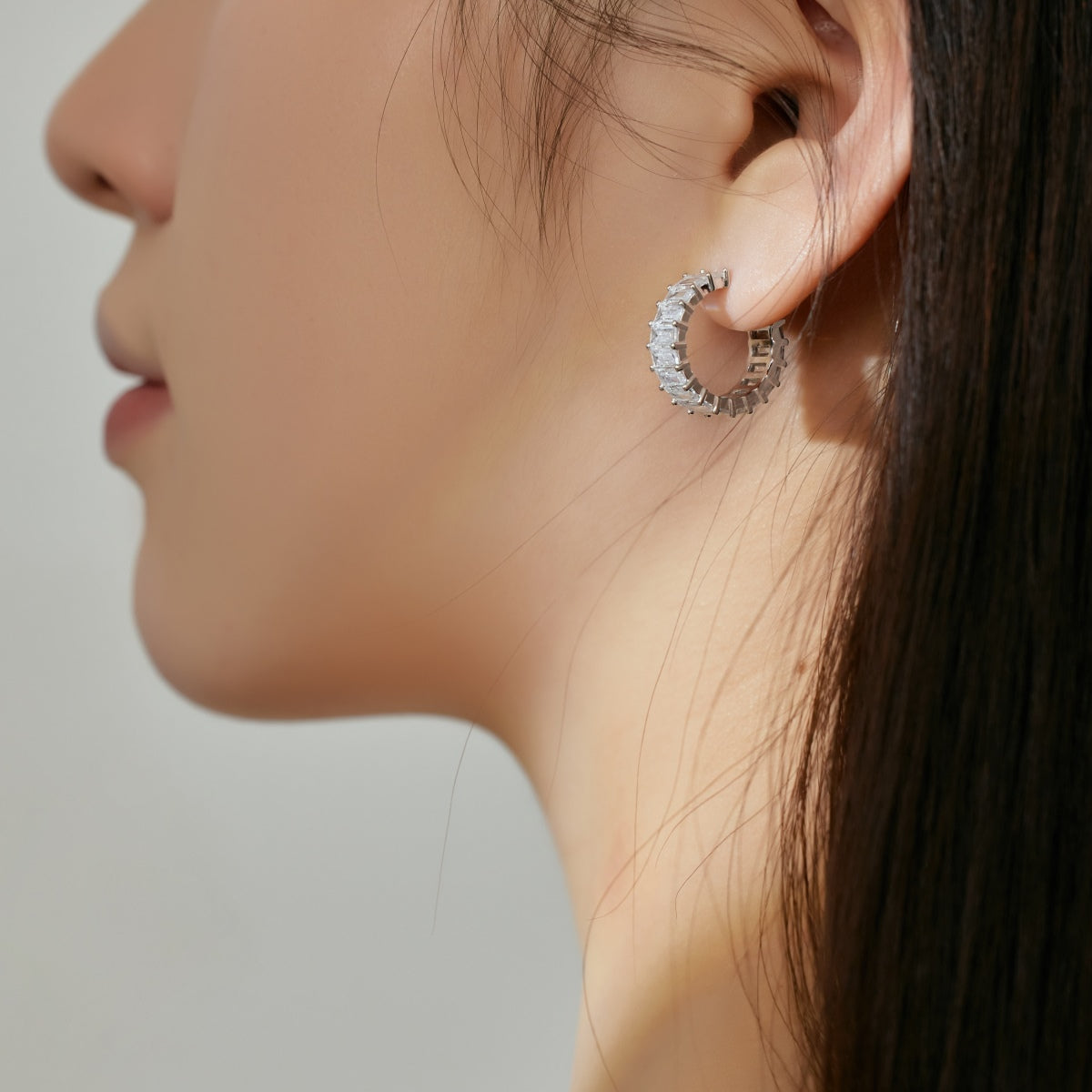 Clévaillé Radiant Hoop Earrings