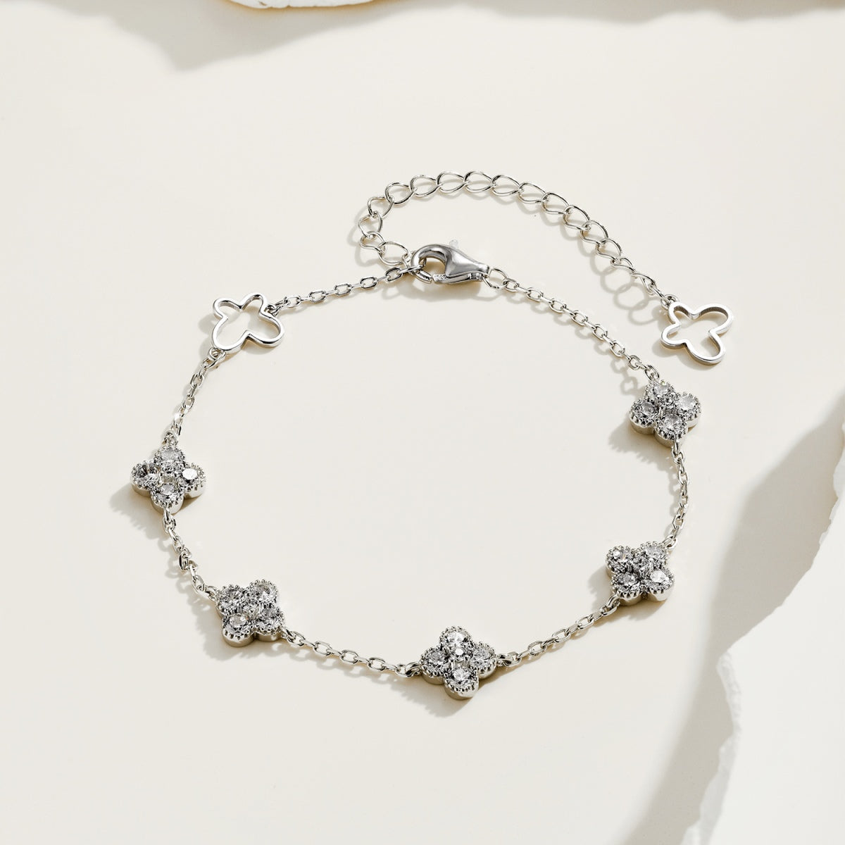 Clévaillé Silver Petals Bracelet