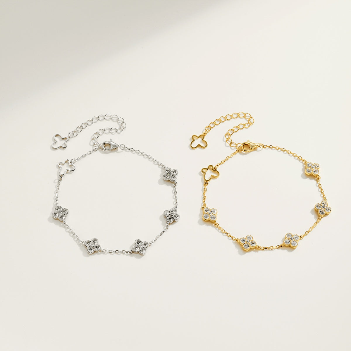 Clévaillé Golden Petals Bracelet