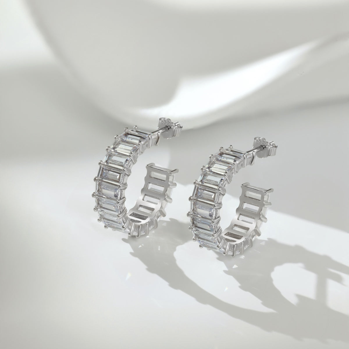 Clévaillé Radiant Hoop Earrings