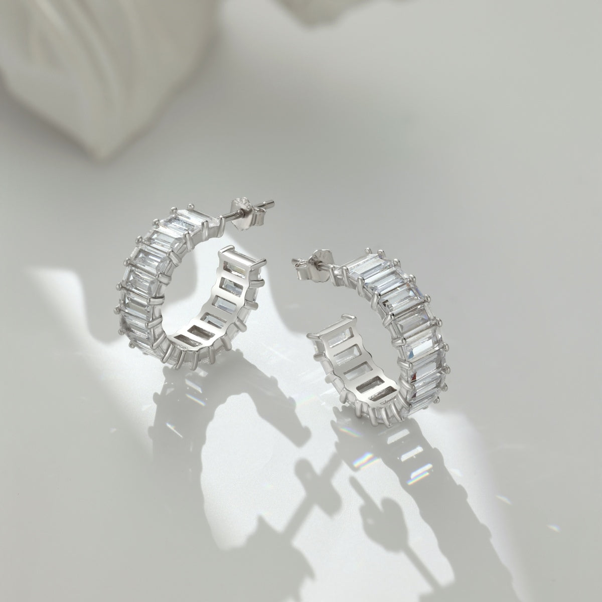 Clévaillé Radiant Hoop Earrings