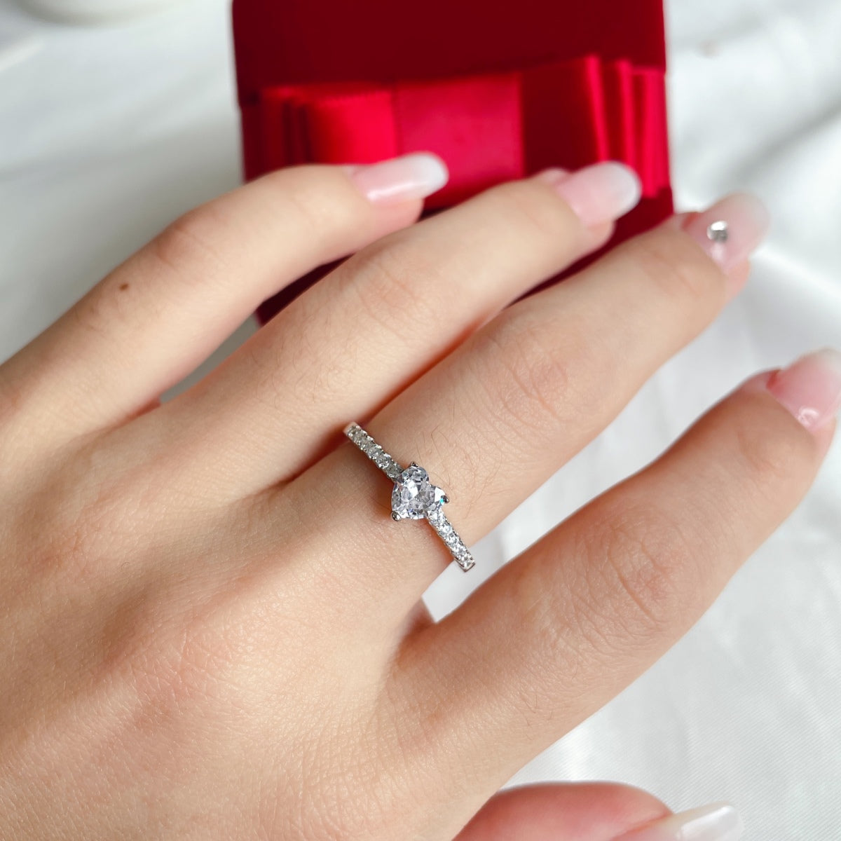 Clévaillé Heart of Light Ring